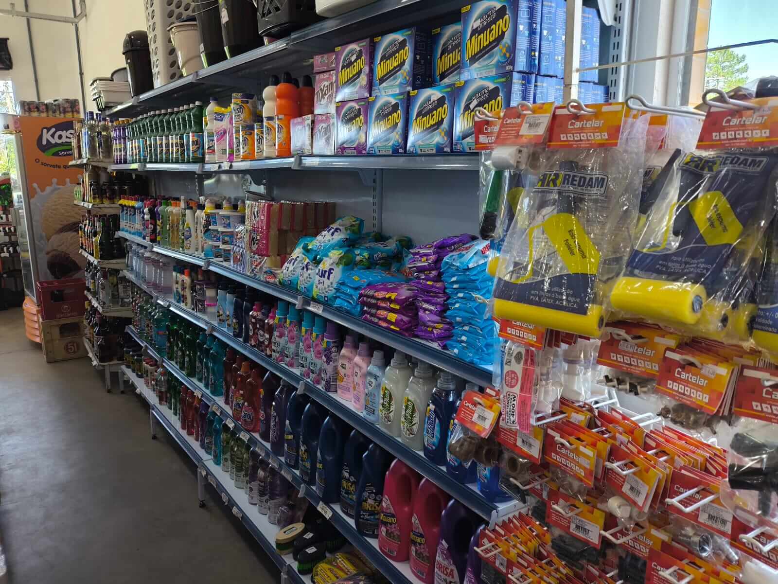 Galeria de imagens internas da Mini Mercado Rio Preto