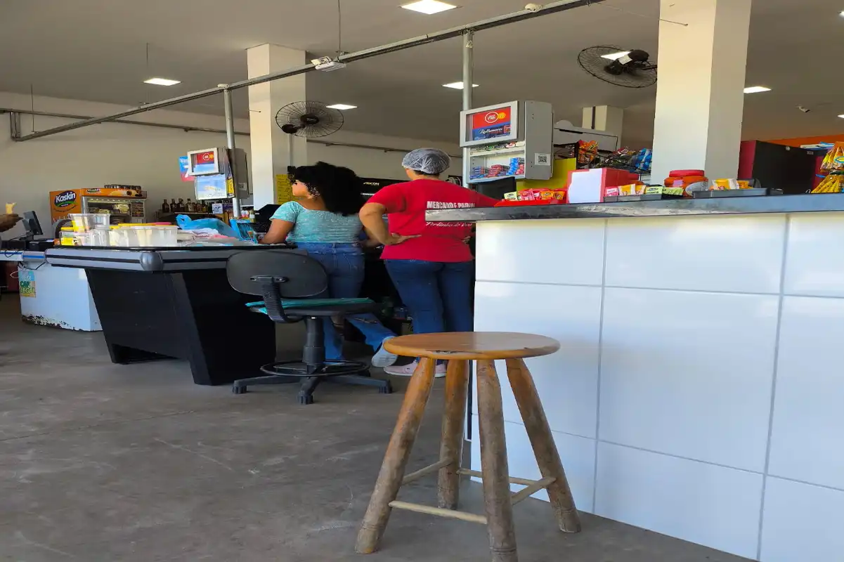 Galeria de imagens internas da Mini Mercado Rio Preto